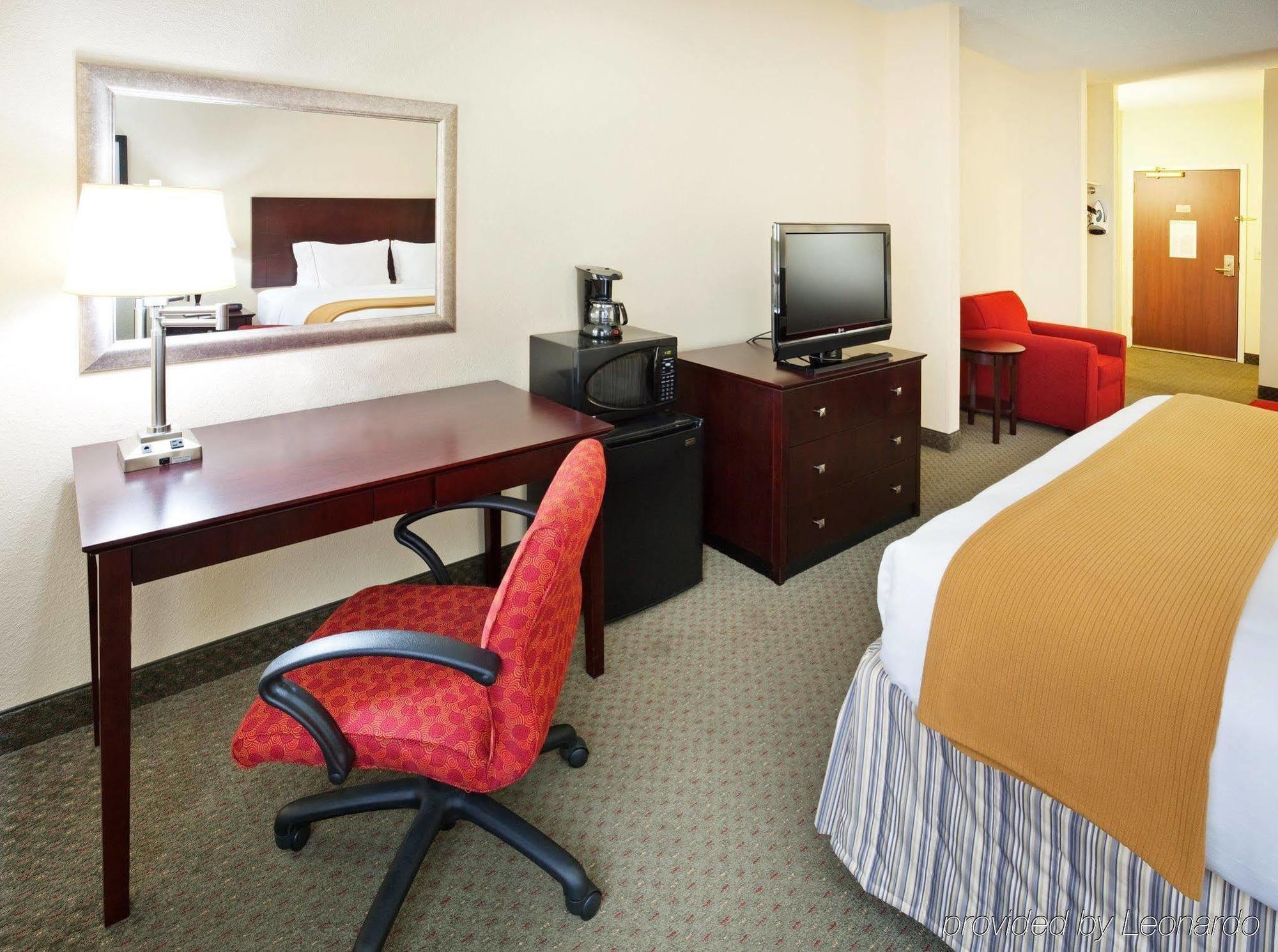 Holiday Inn Express Knoxville-Strawberry Plains By Ihg Exterior foto